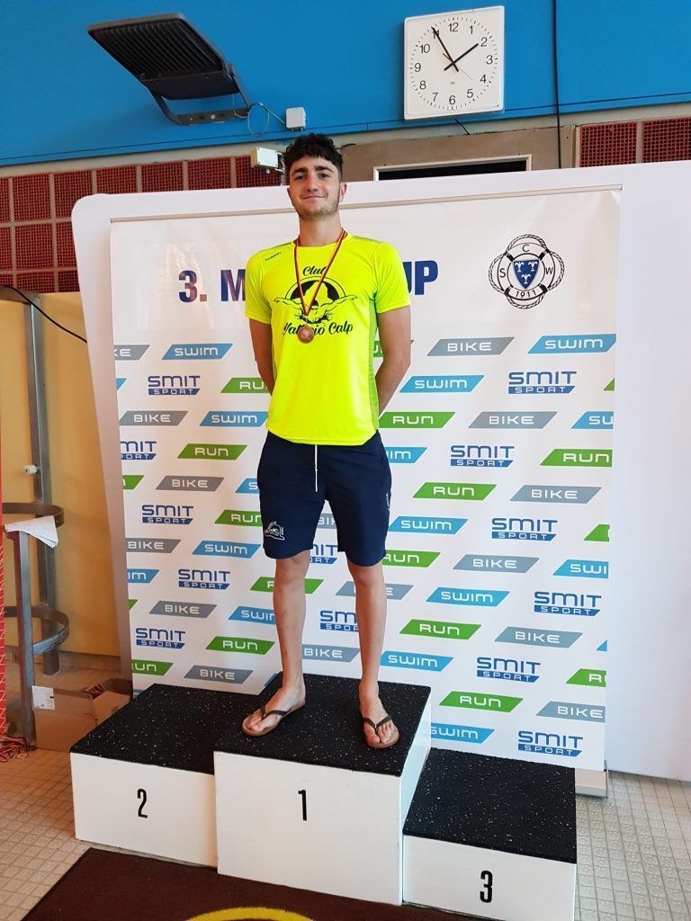 Nuestro Alumno de Year 12 Saúl Blanco – Campeón de Natación